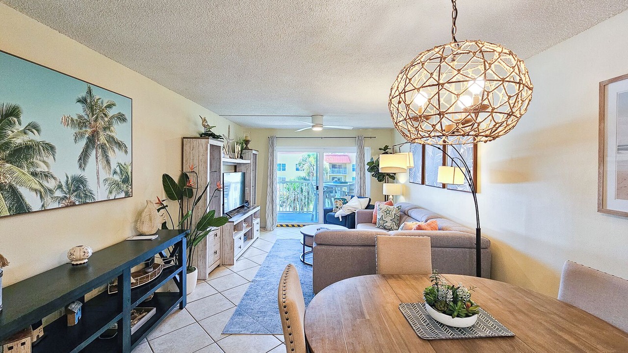 Photo of Livingroom in Point East