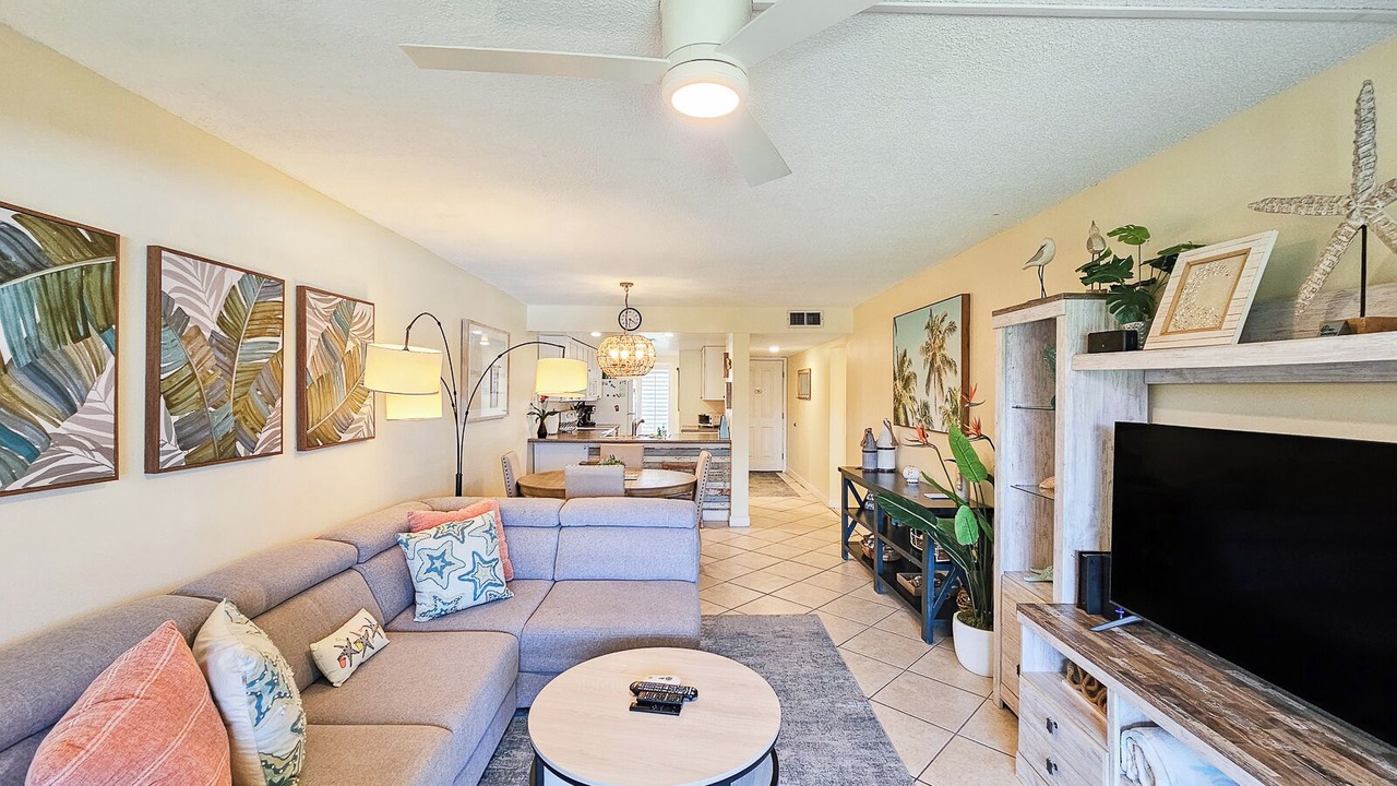 Photo of Livingroom in Point East