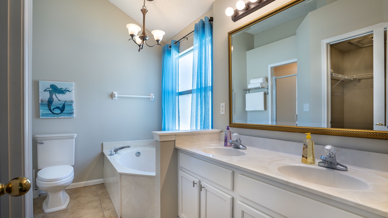 Photo of Bathroom in Sandalwood