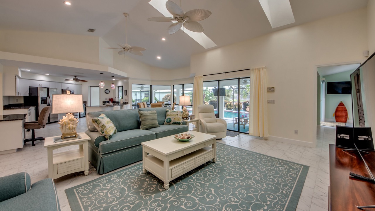 Photo of Livingroom in Caloosahatchee