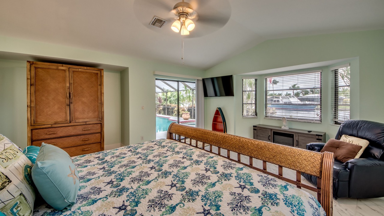 Photo of Bedroom in Caloosahatchee