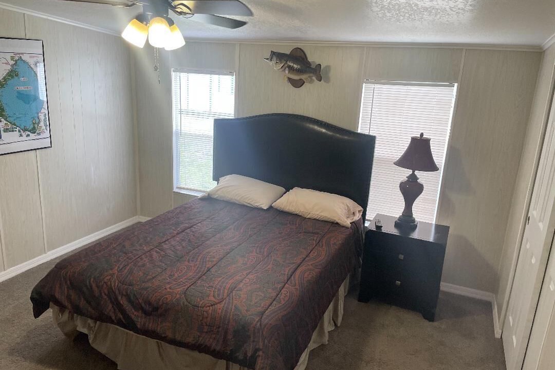Photo of Bedroom in Okeechobee