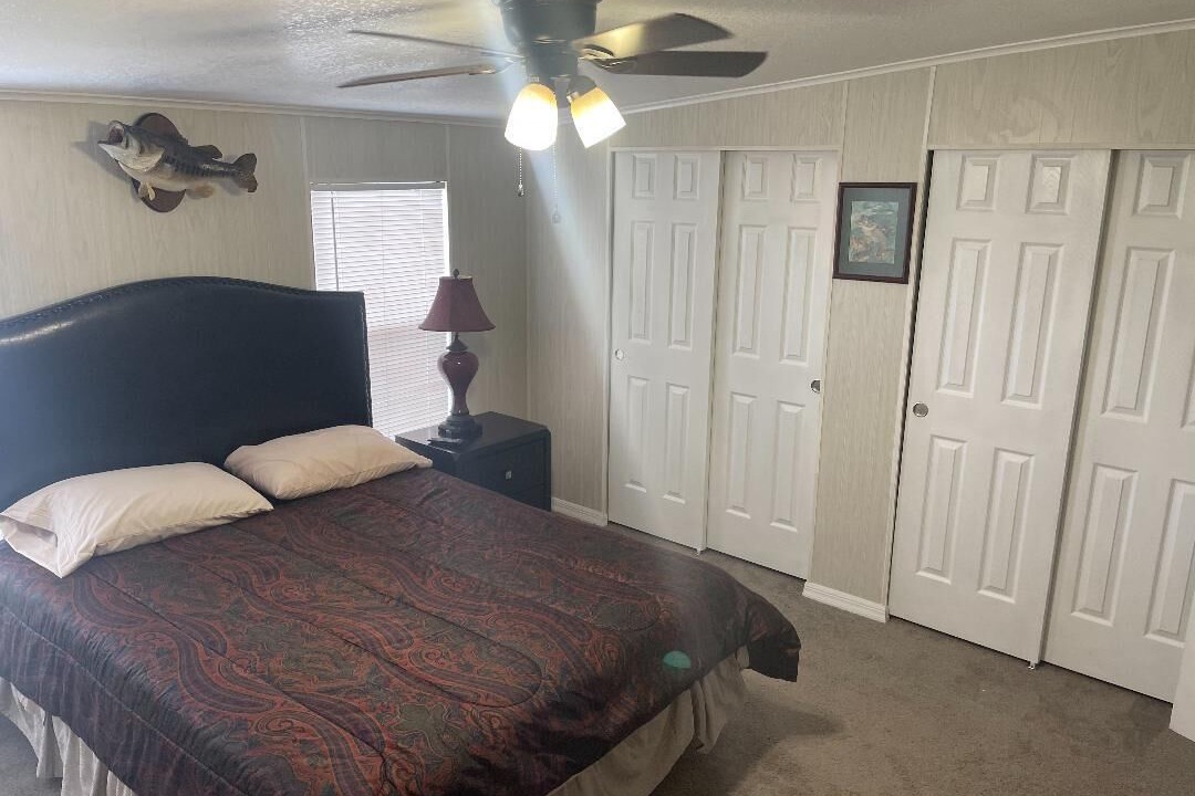 Photo of Bedroom in Okeechobee