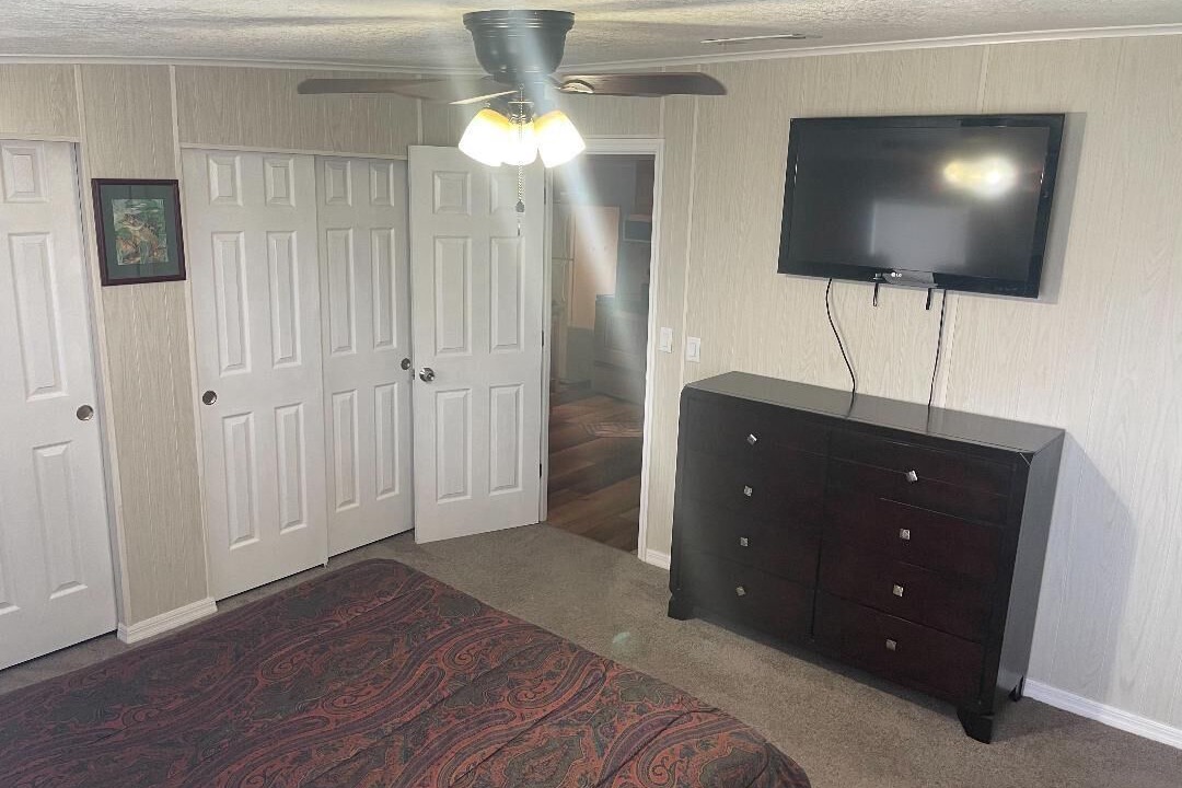 Photo of Bedroom in Okeechobee