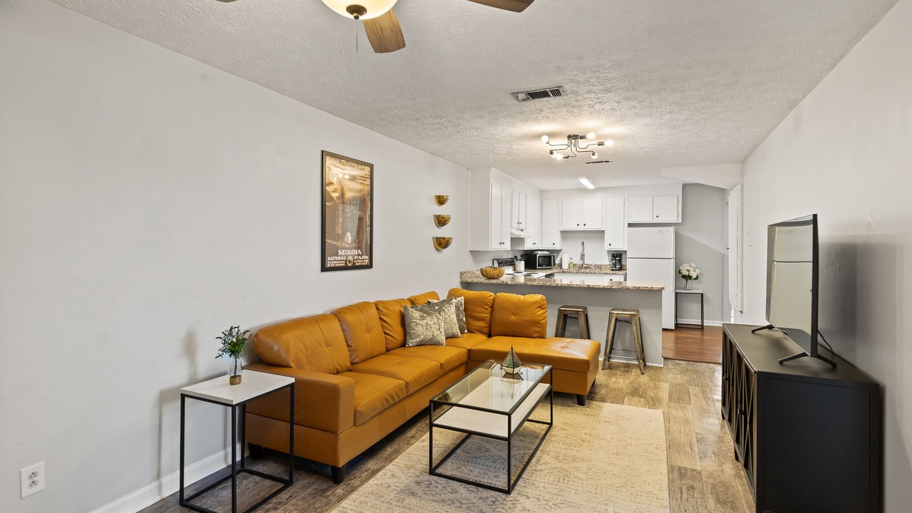 Photo of Livingroom in Auburn