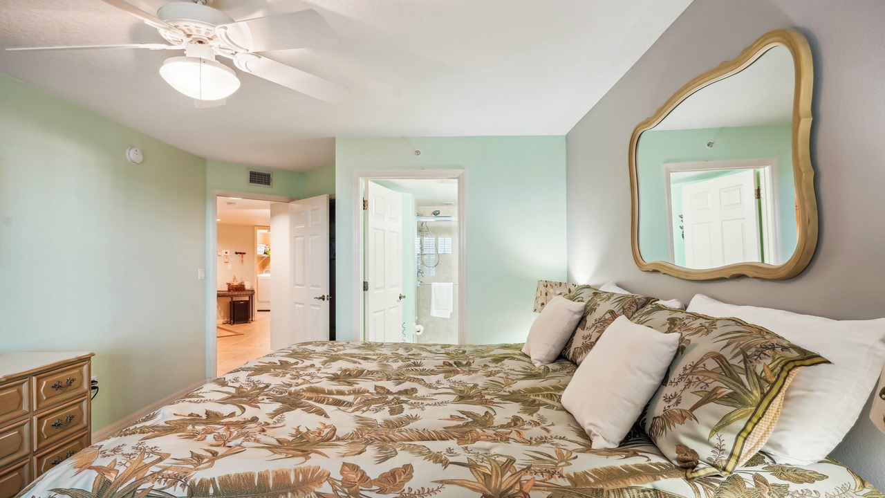 Photo of Bedroom in Redington Beach