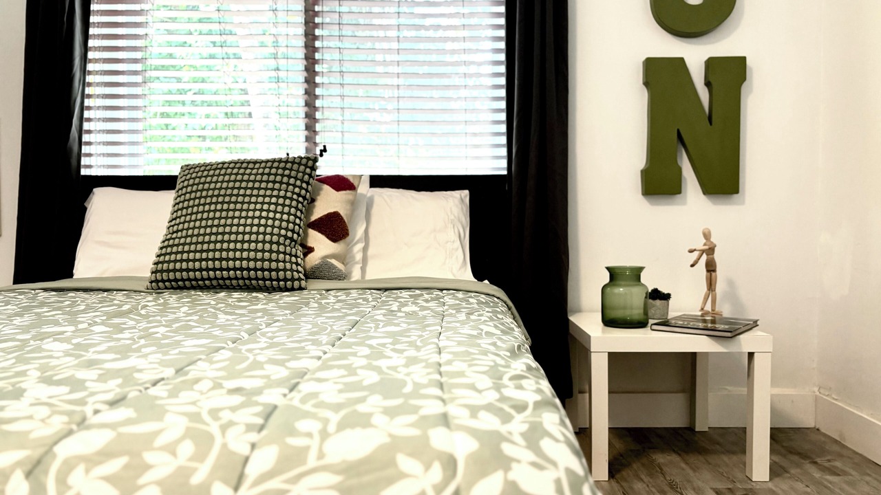 Photo of Bedroom in Edgewater