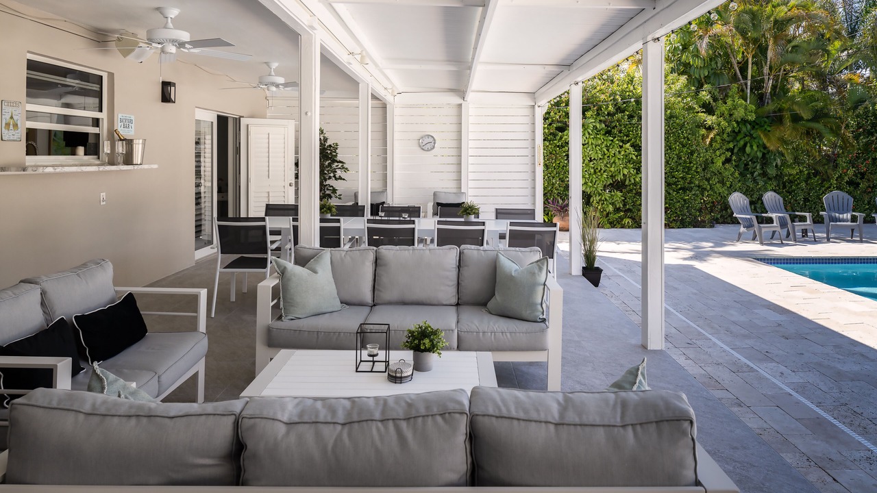 Photo of Outdoor in Hollywood Lakes
