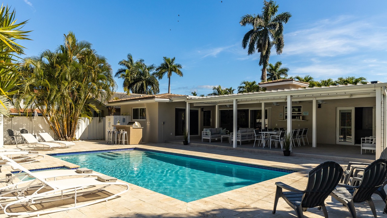 Photo of Outdoor in Hollywood Lakes