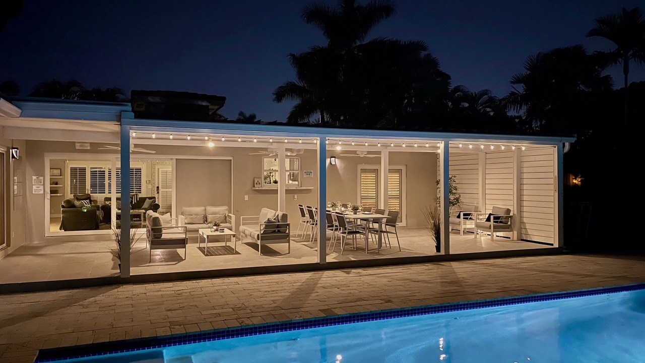 Photo of Outdoor in Hollywood Lakes