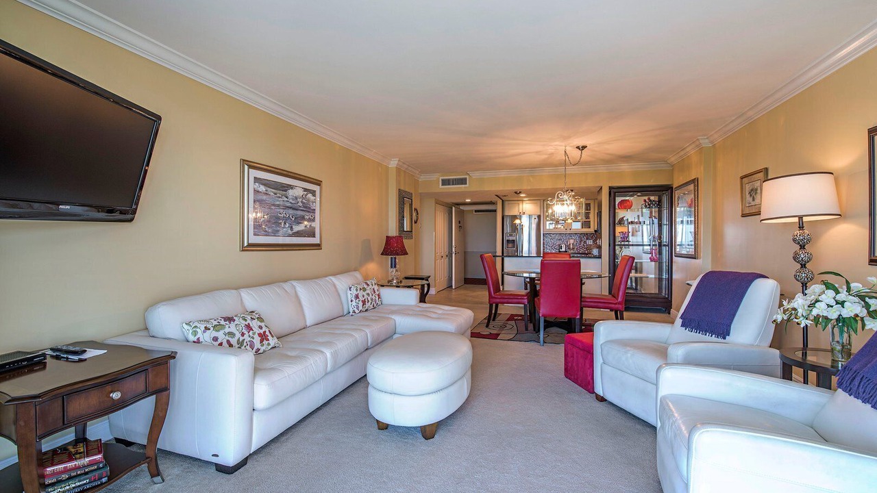 Photo of Livingroom in Vanderbilt Beach