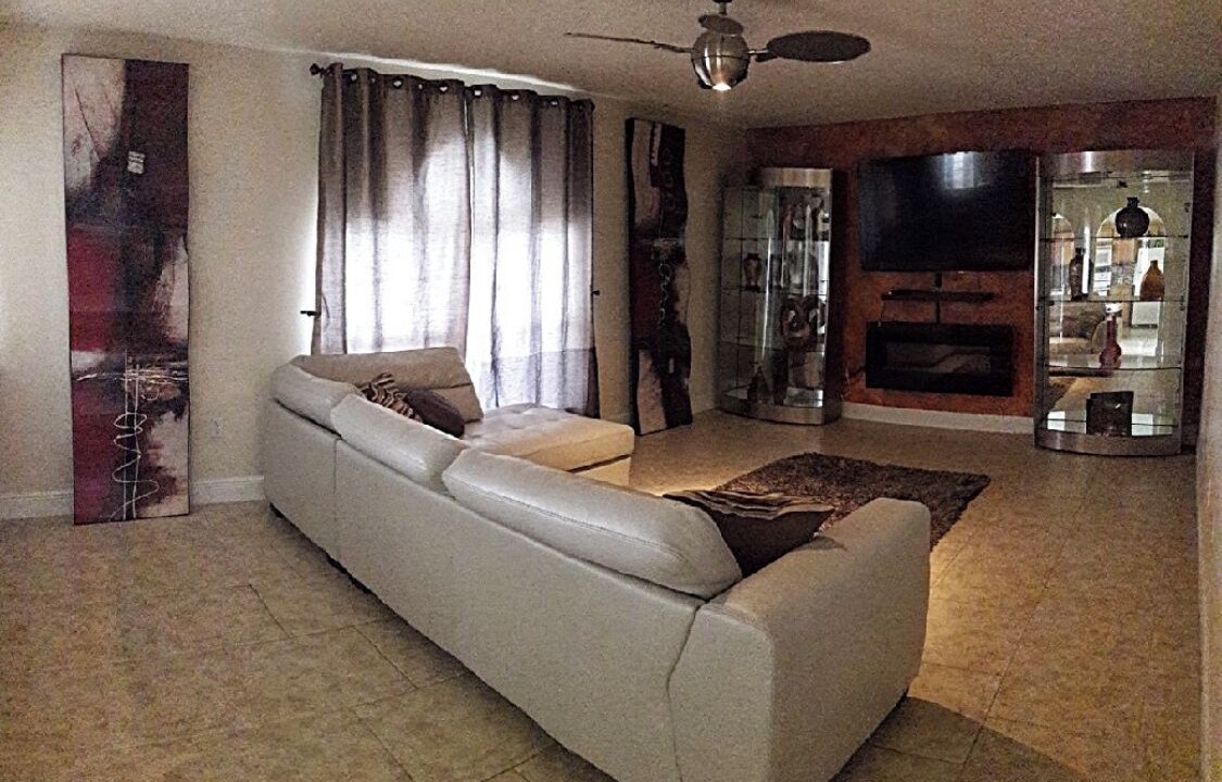 Photo of Livingroom in Southeast Orlando