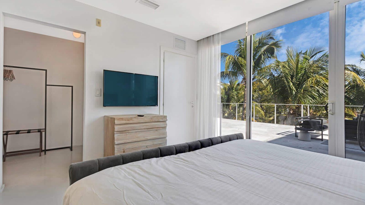 Photo of Bedroom in South Pointe