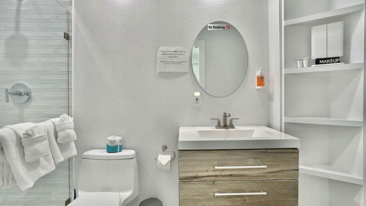 Photo of Bathroom in Sugarloaf Key