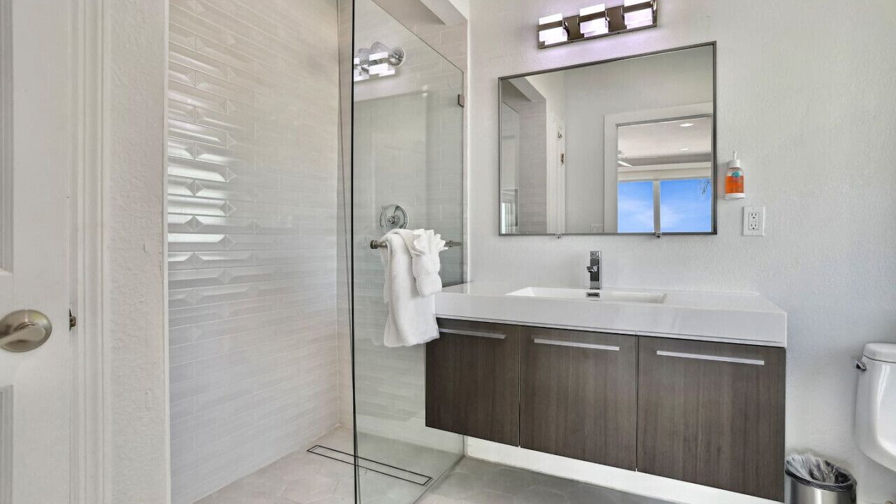 Photo of Bathroom in Sugarloaf Key