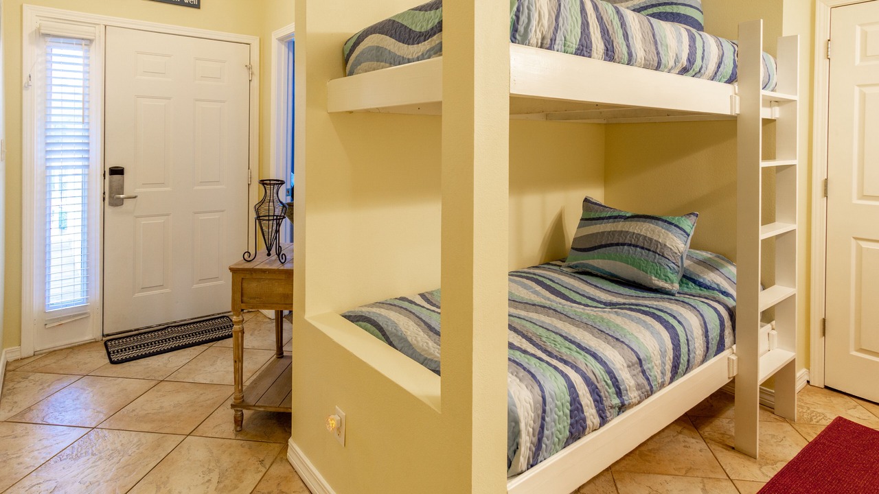 Photo of Bedroom in Holiday Isle