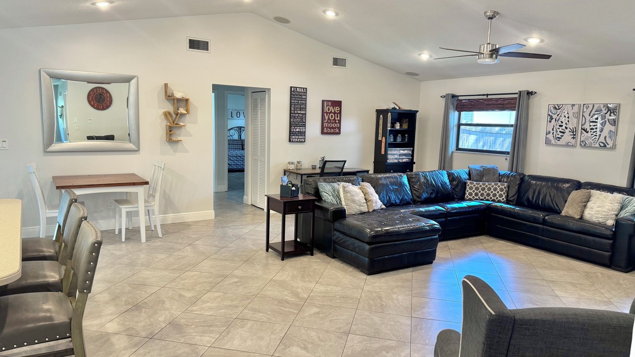 Photo of Livingroom in Westlake Village