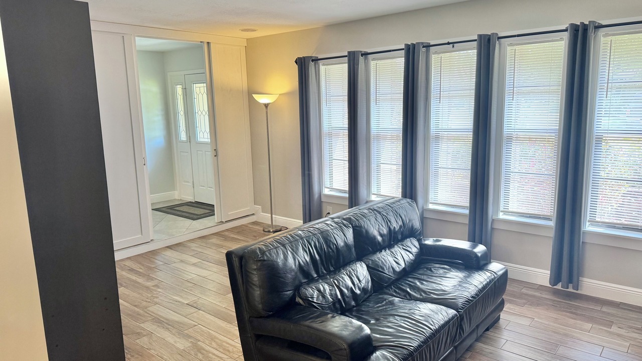 Photo of Livingroom in Westlake Village