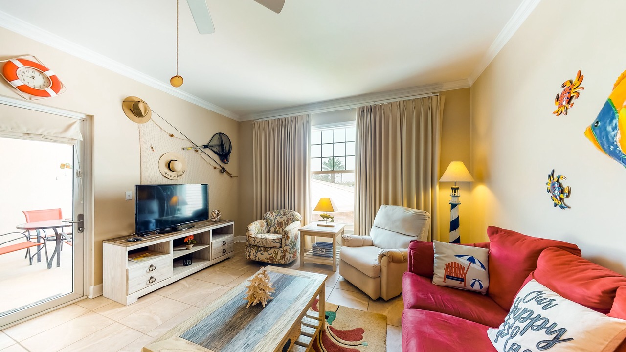 Photo of Livingroom in Upper Grand Lagoon