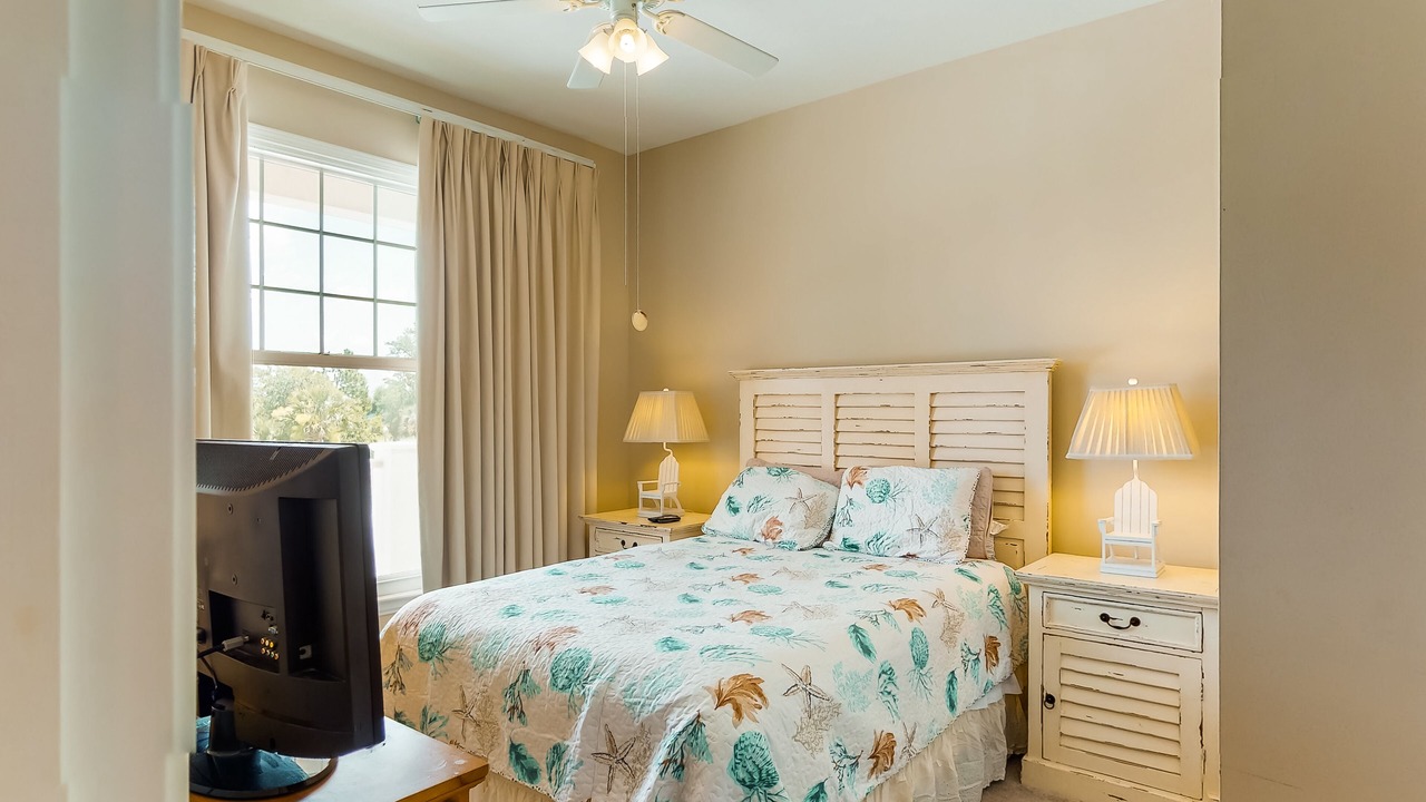 Photo of Bedroom in Upper Grand Lagoon