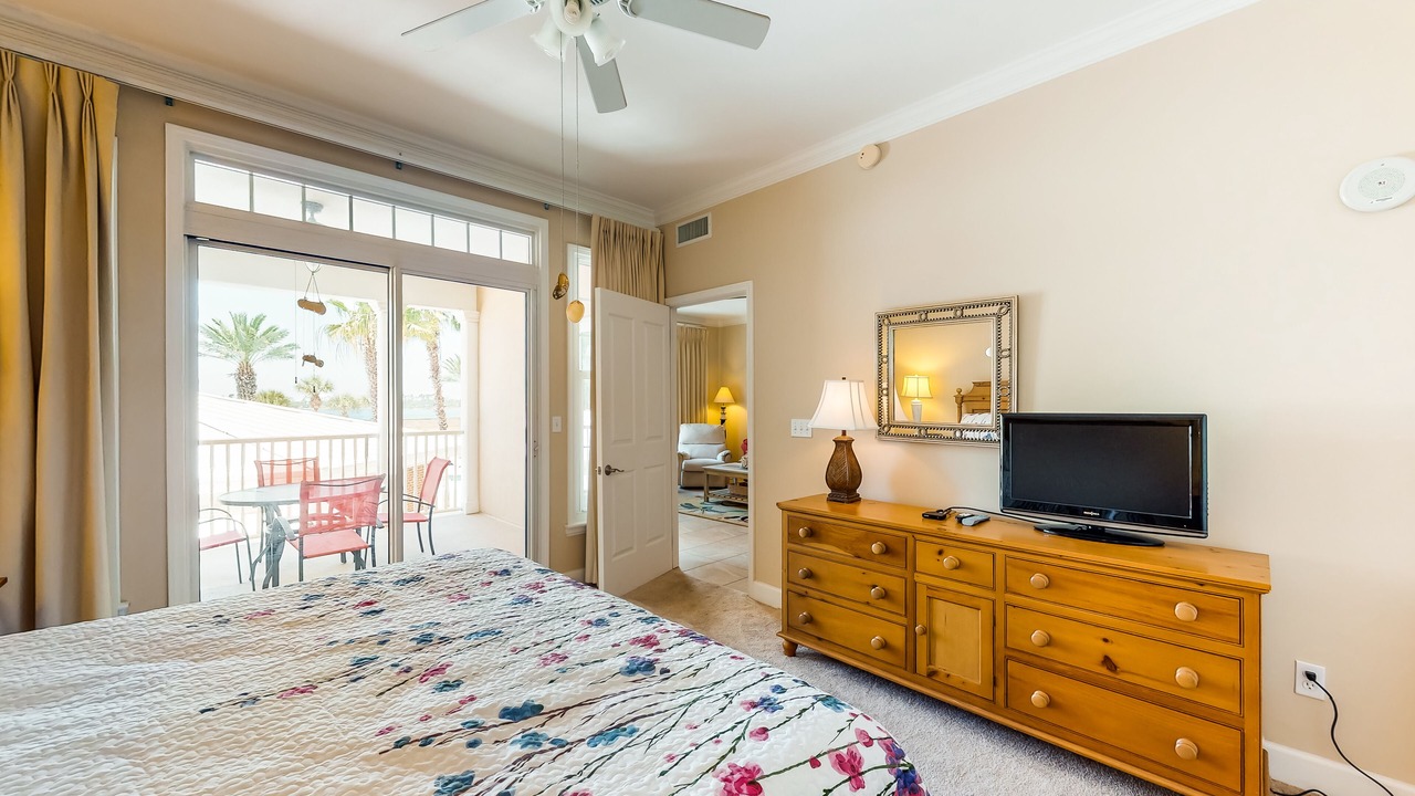 Photo of Bedroom in Upper Grand Lagoon