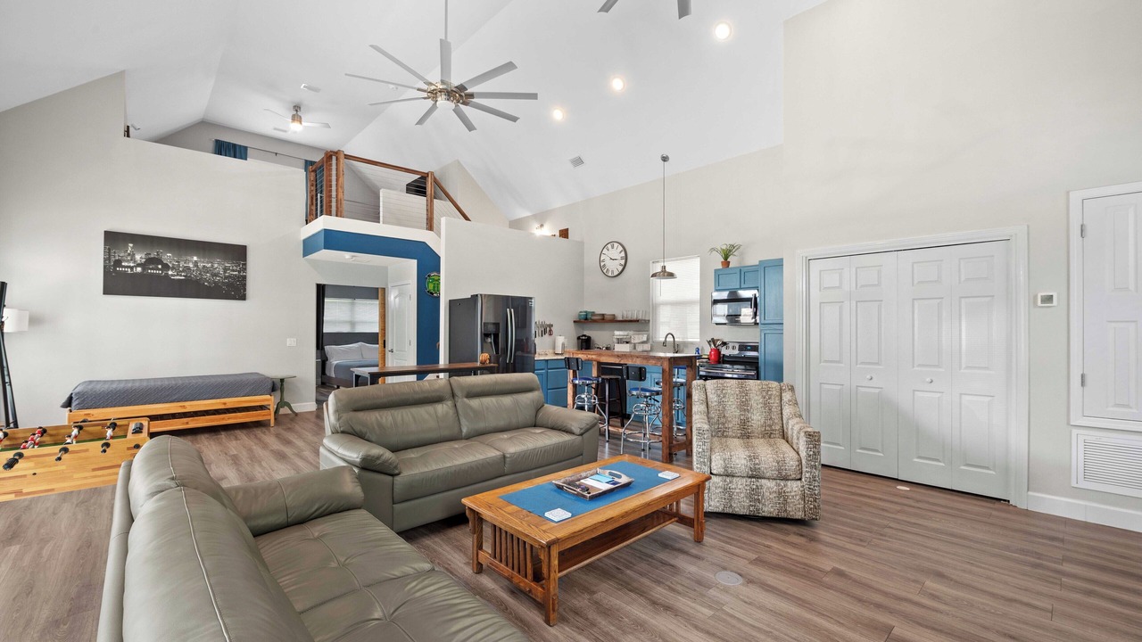 Photo of Livingroom in Gulf Breeze