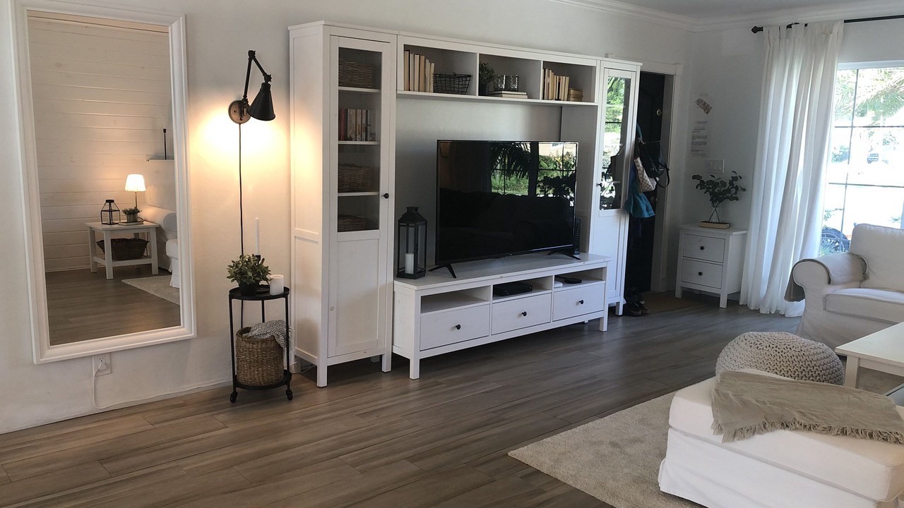 Photo of Livingroom in Hollywood Lakes