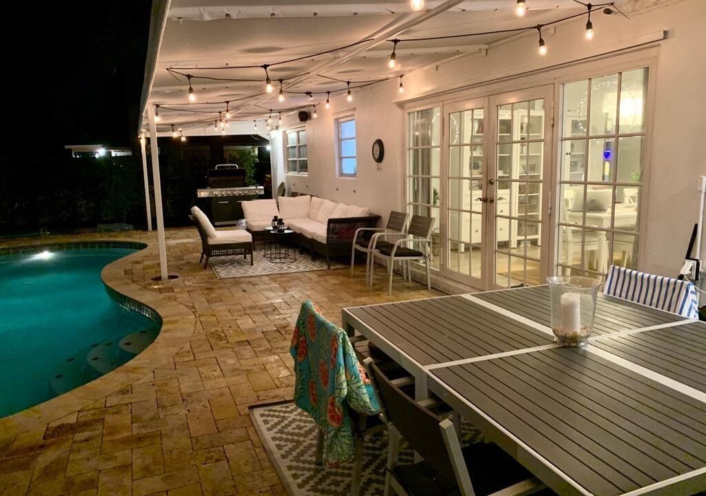 Photo of Outdoor in Hollywood Lakes