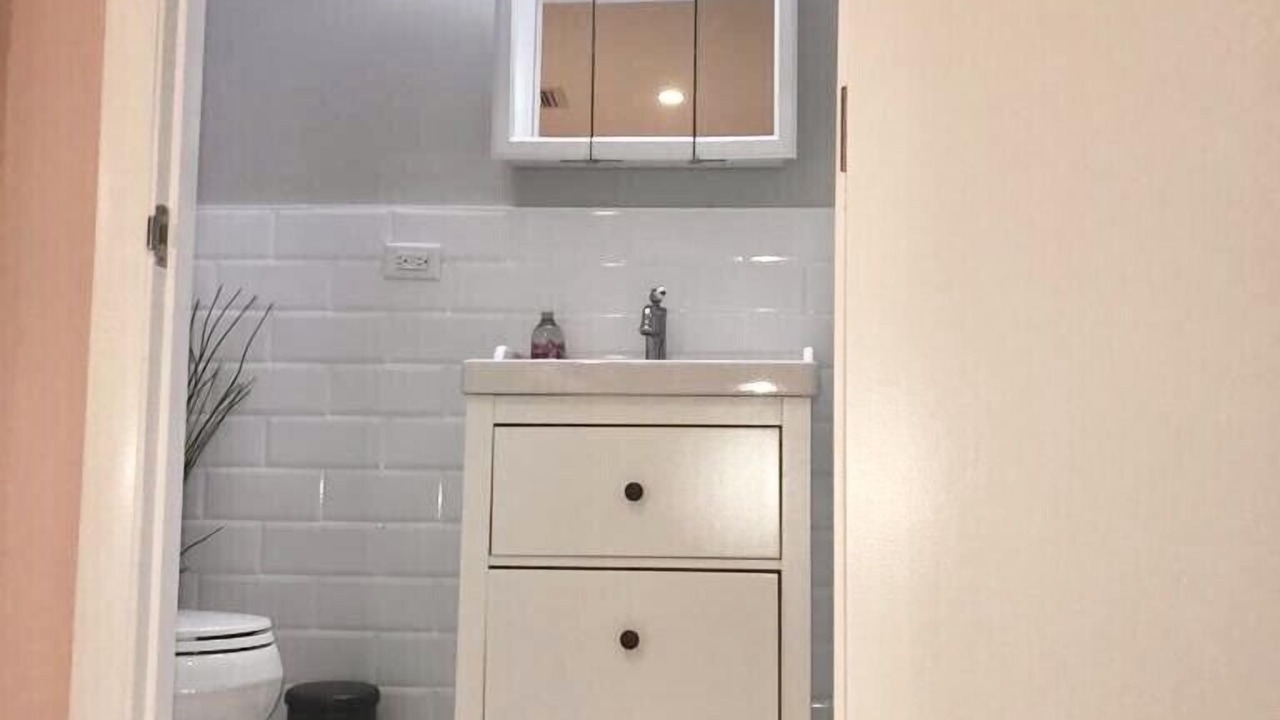 Photo of Bathroom in Hollywood Lakes