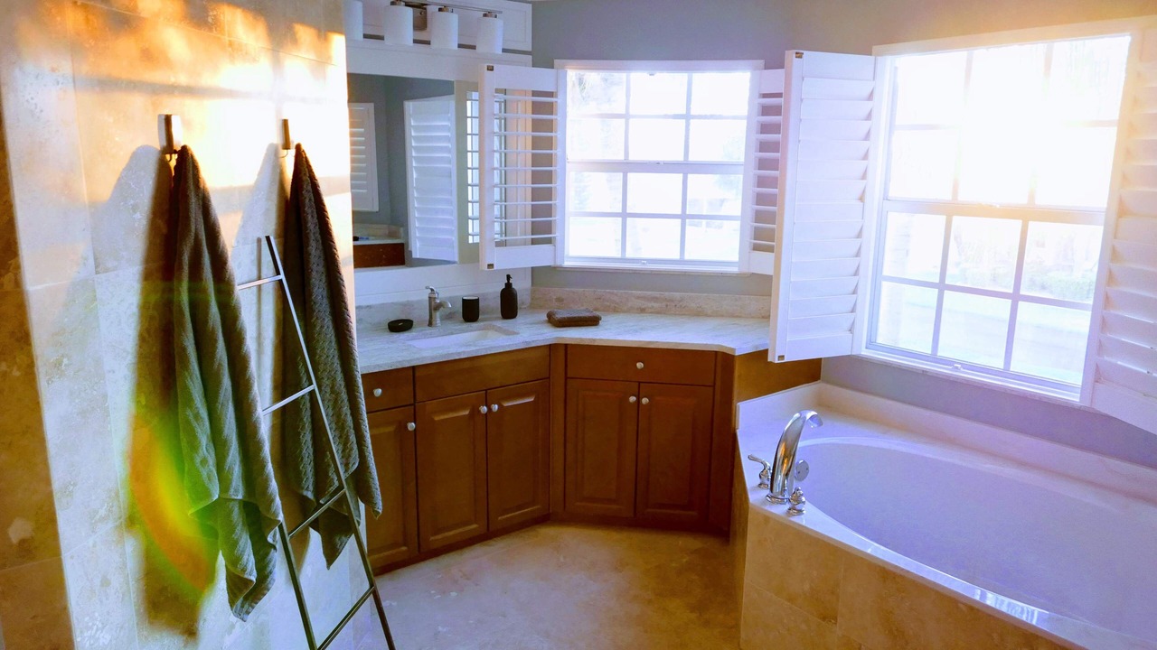 Photo of Bathroom in Caloosahatchee