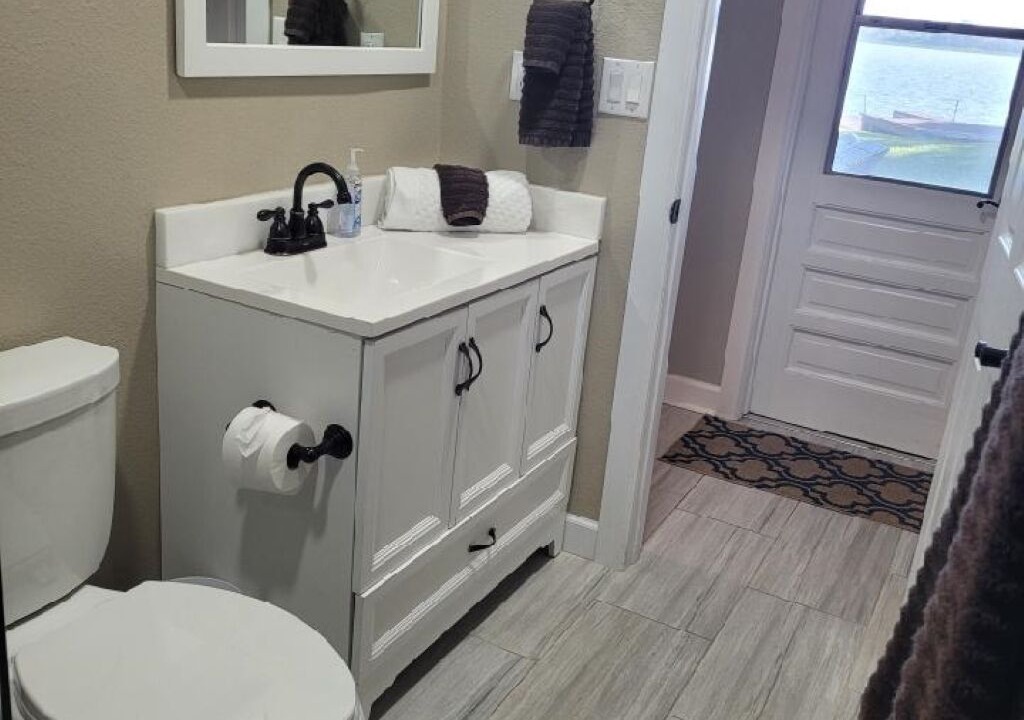 Photo of Bathroom in Orient Park