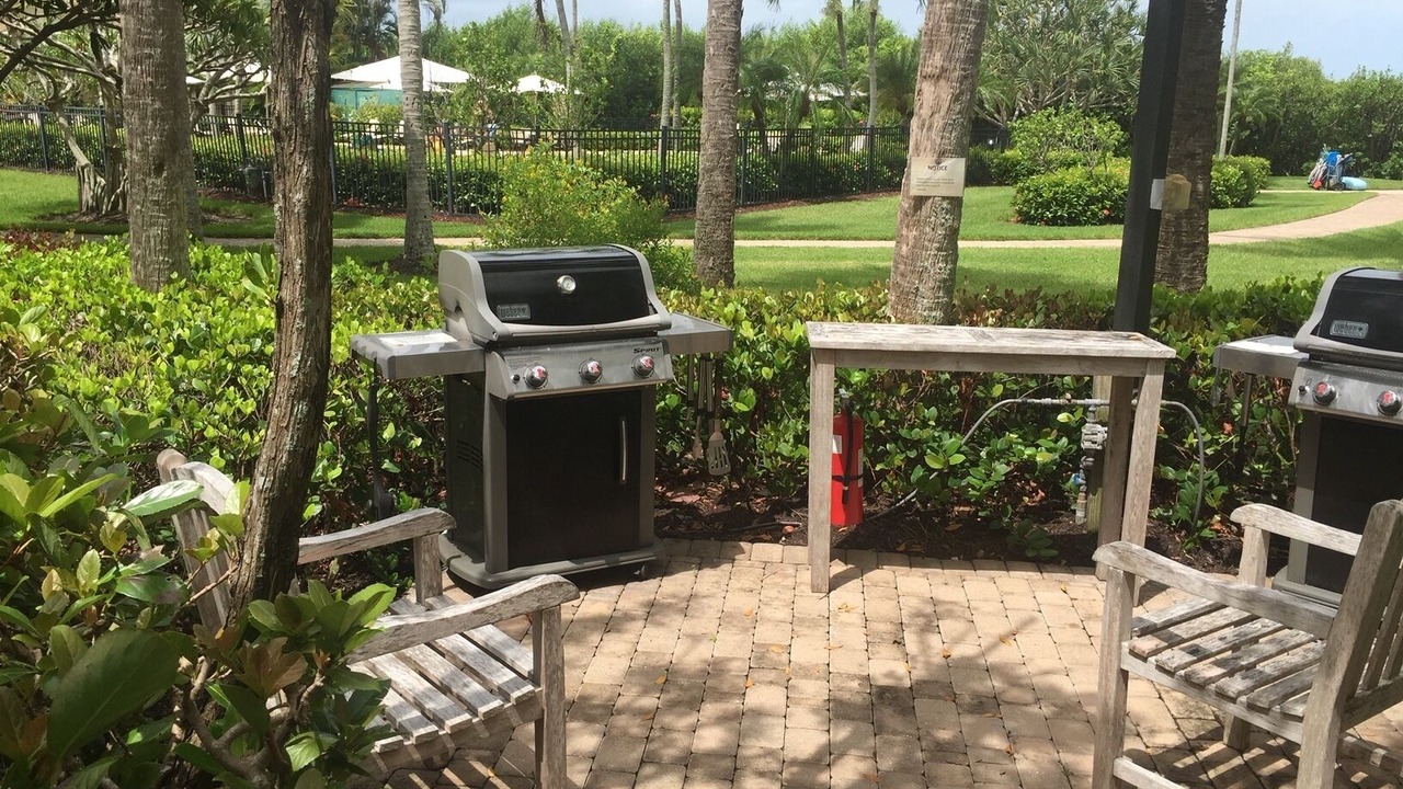 Photo of Outdoor in Park Shore