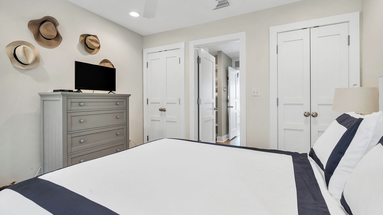 Photo of Bedroom in Cottage District