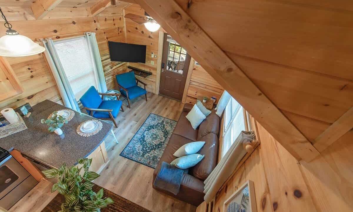 Photo of Livingroom in Lookout Valley Neighborhood Association