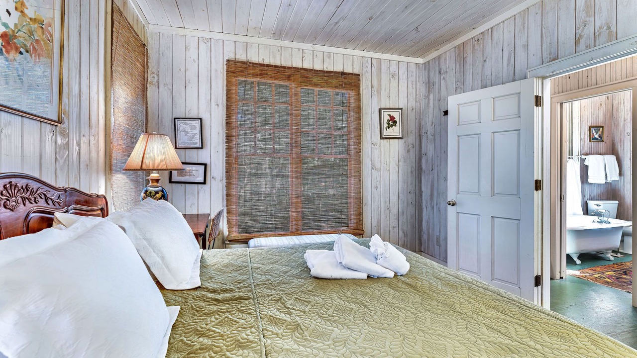 Photo of Bedroom in Eastpoint