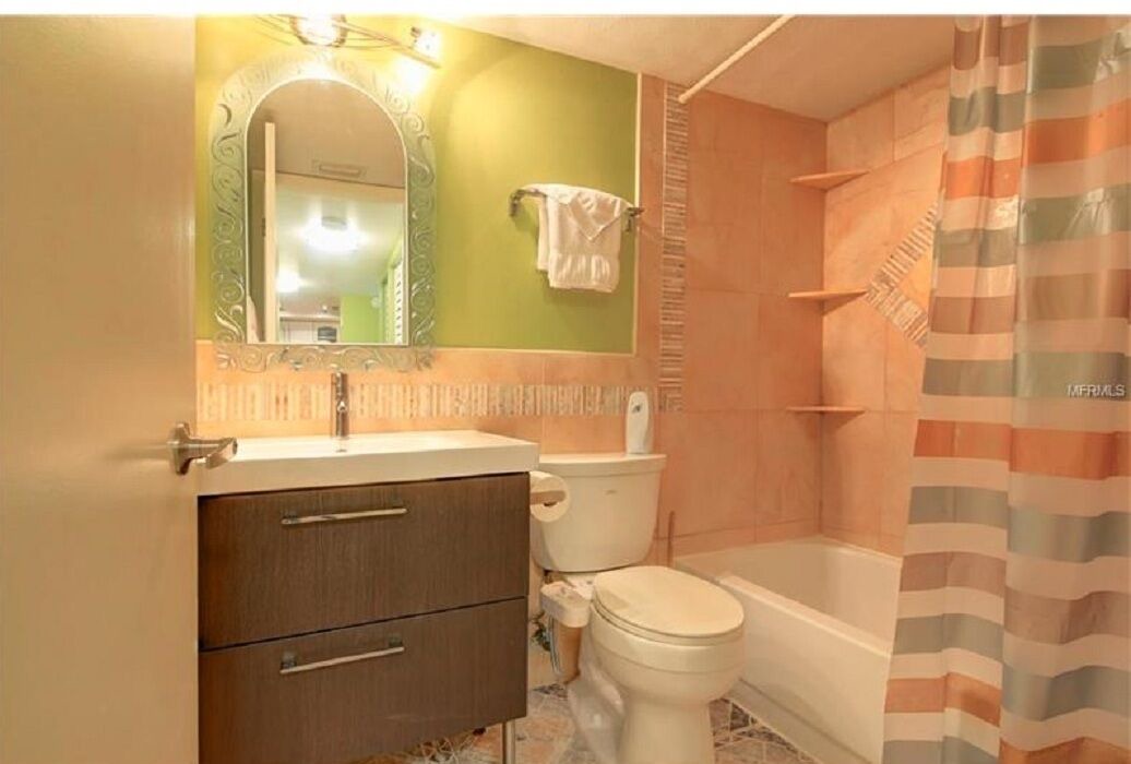 Photo of Bathroom in Independence Square