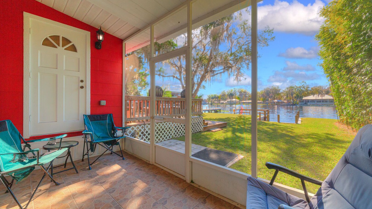 Photo of Patio Balcony in Ormonds Jungle Den Camp Sites