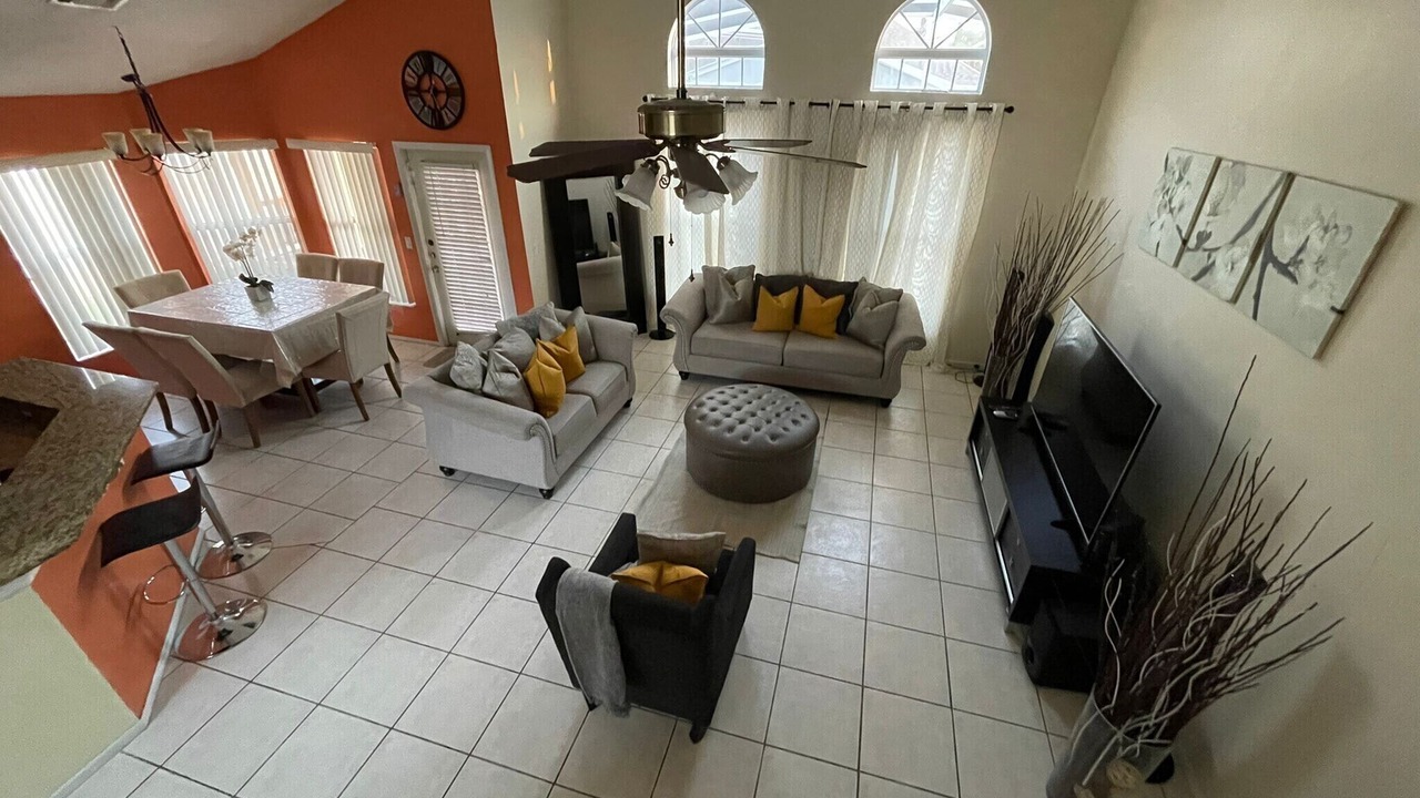 Photo of Livingroom in Lindfields