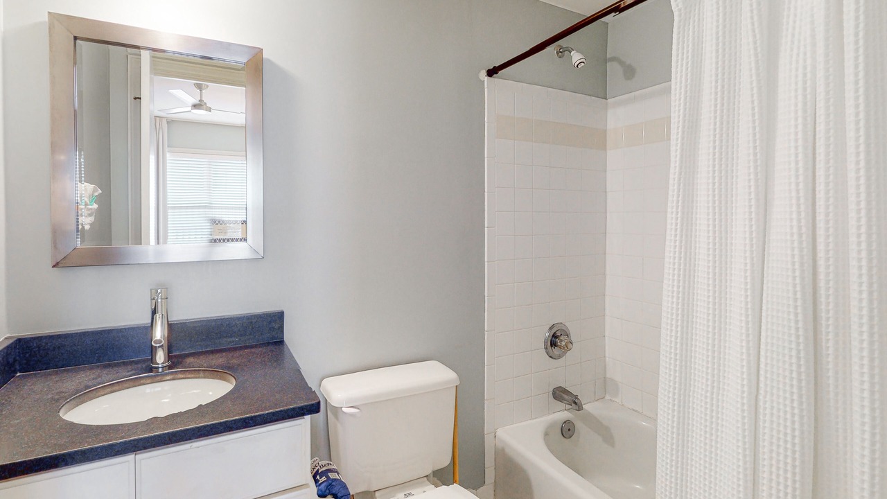 Photo of Bathroom in Navarre Beach
