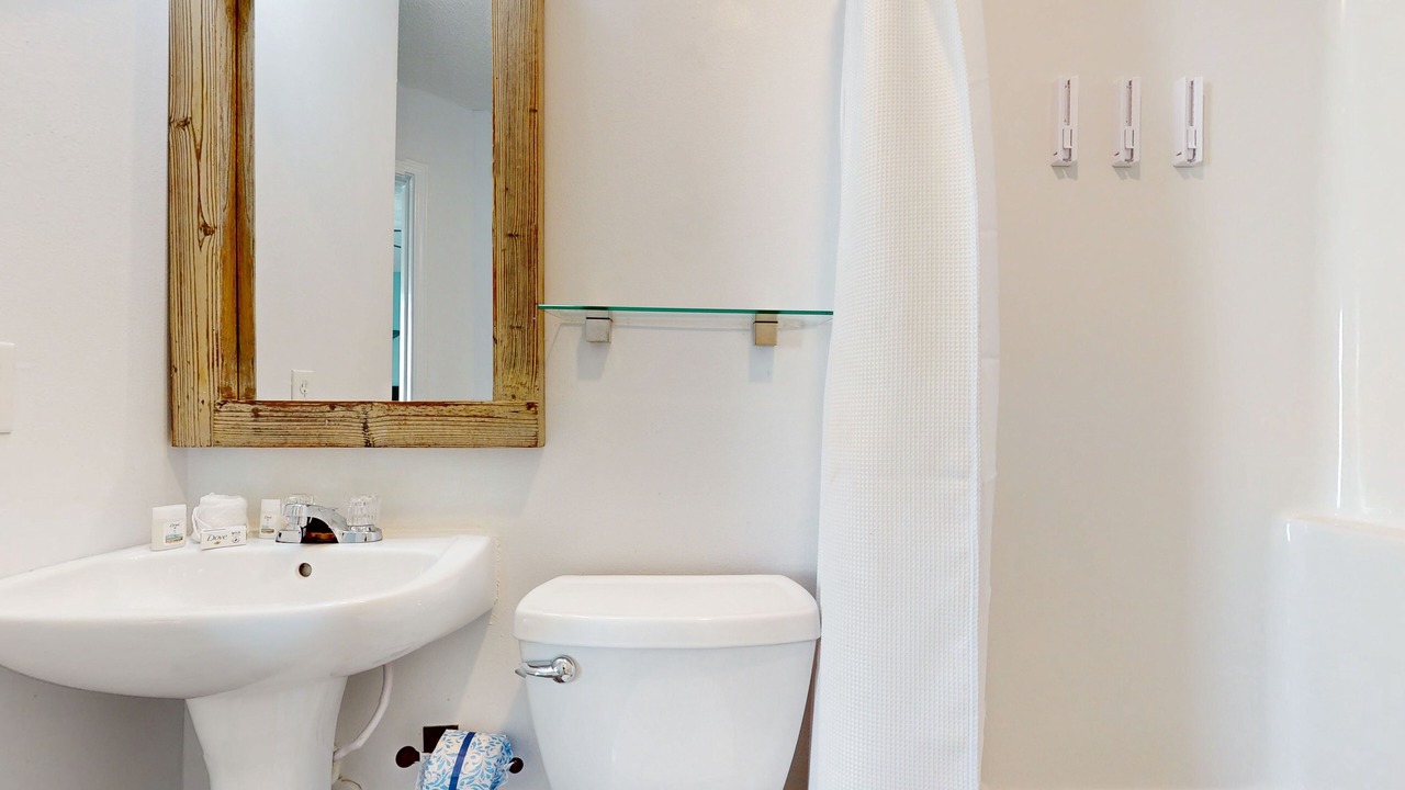 Photo of Bathroom in Navarre Beach