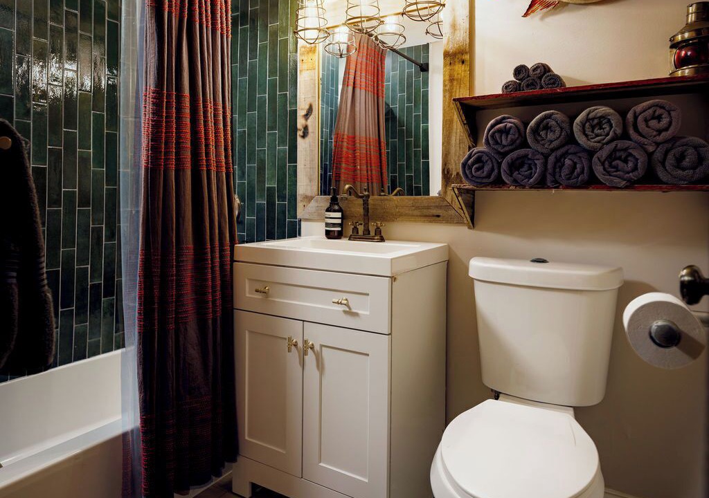Photo of Bathroom in Lake Ridge