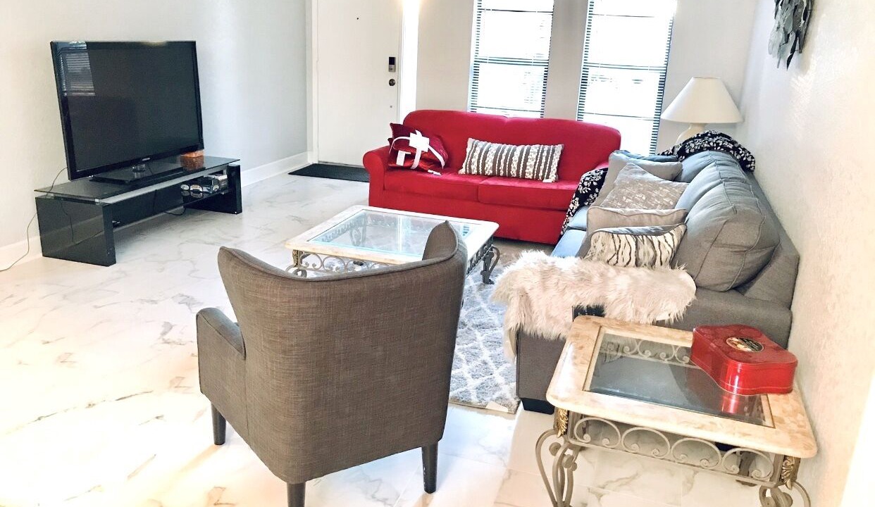 Photo of Livingroom in Somerset Lakes