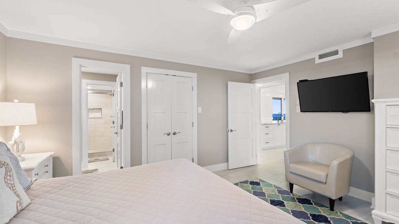 Photo of Bedroom in Crescent Beach