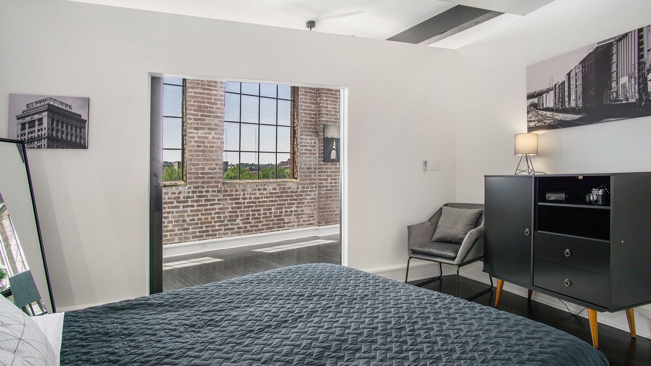 Photo of Bedroom in Central City