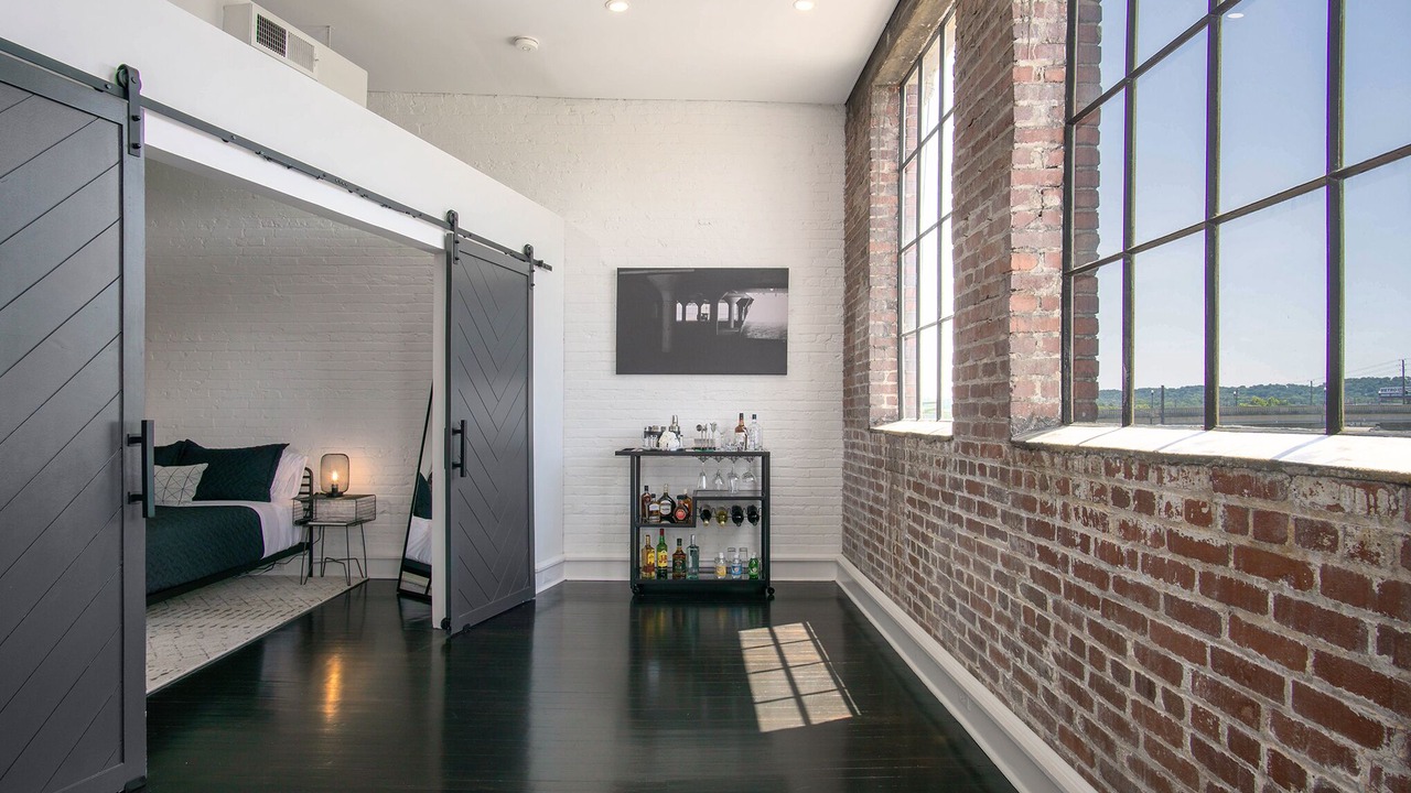Photo of Bedroom in Central City