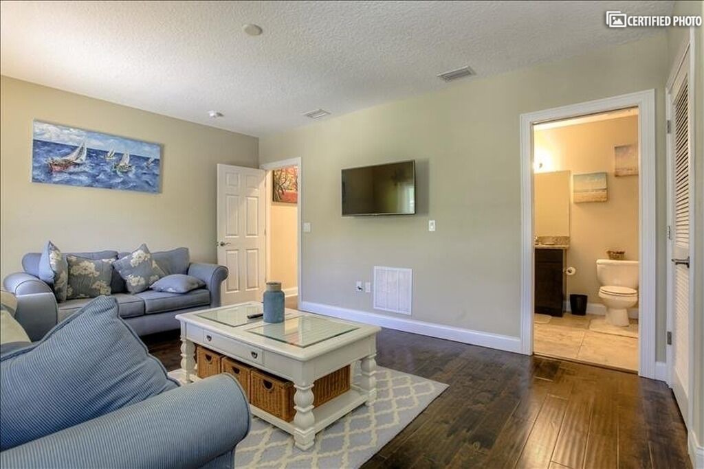 Photo of Livingroom in Port Tampa City