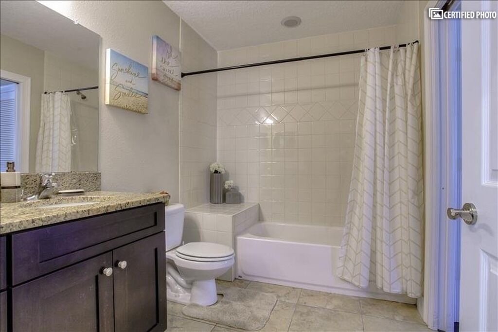 Photo of Bathroom in Port Tampa City