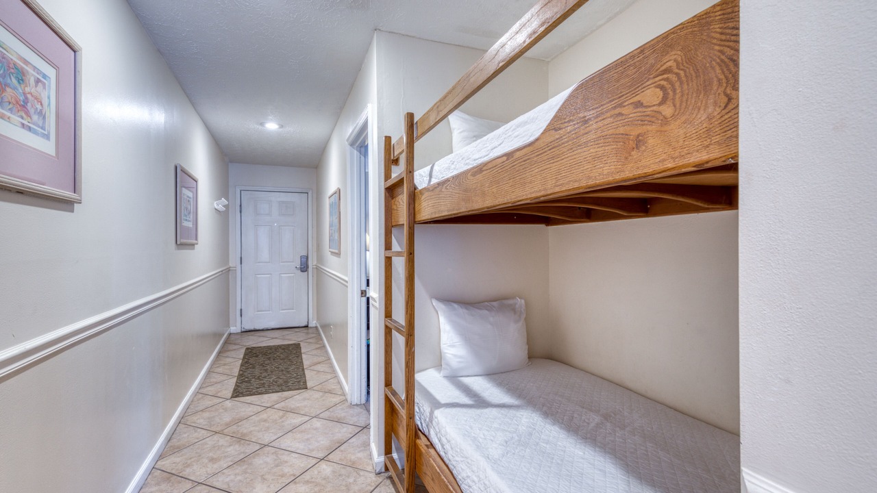 Photo of Bedroom in Crystal Beach