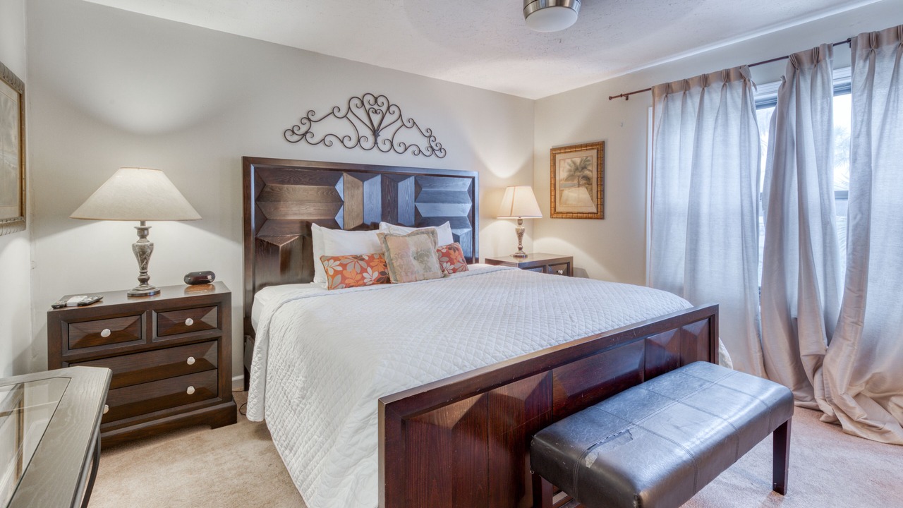 Photo of Bedroom in Crystal Beach