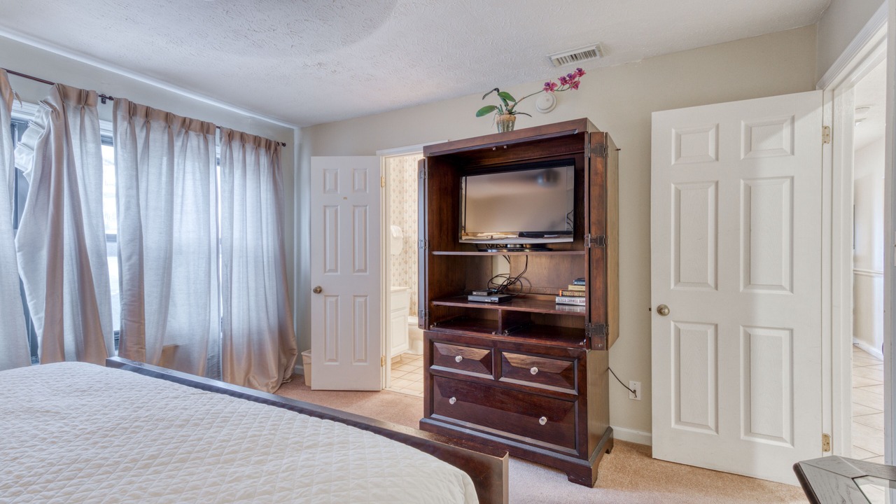 Photo of Bedroom in Crystal Beach